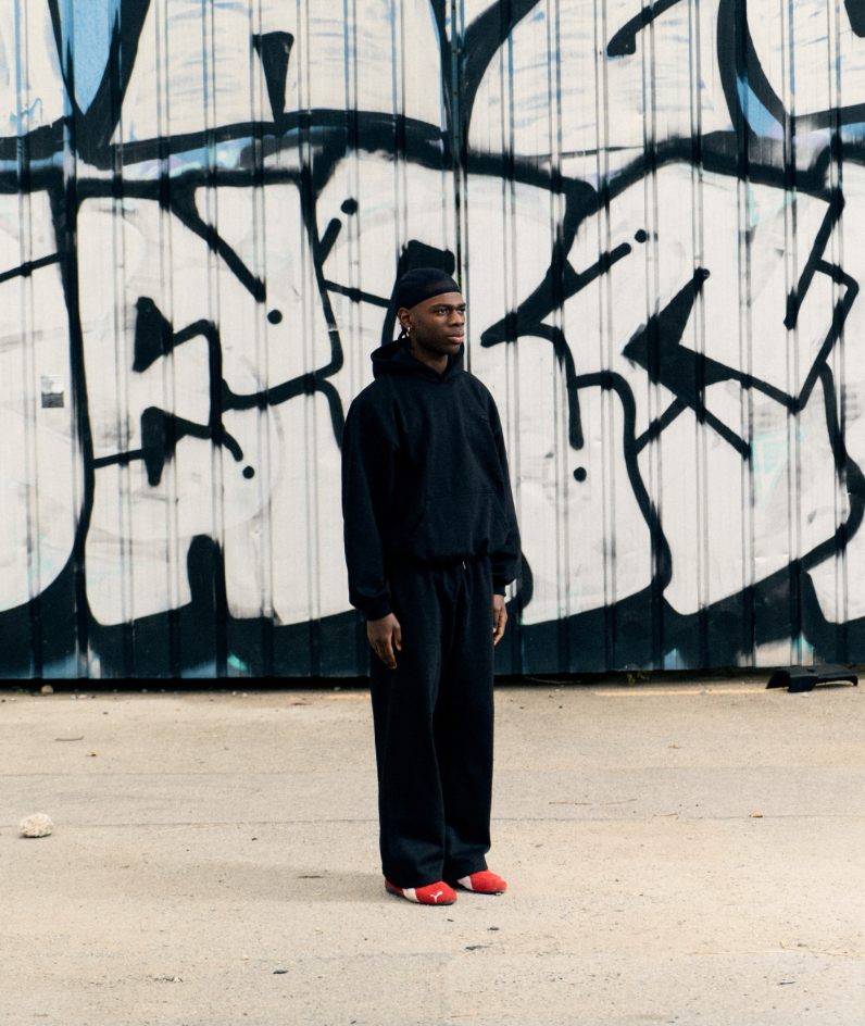 [badge] Model is 183cm — size L