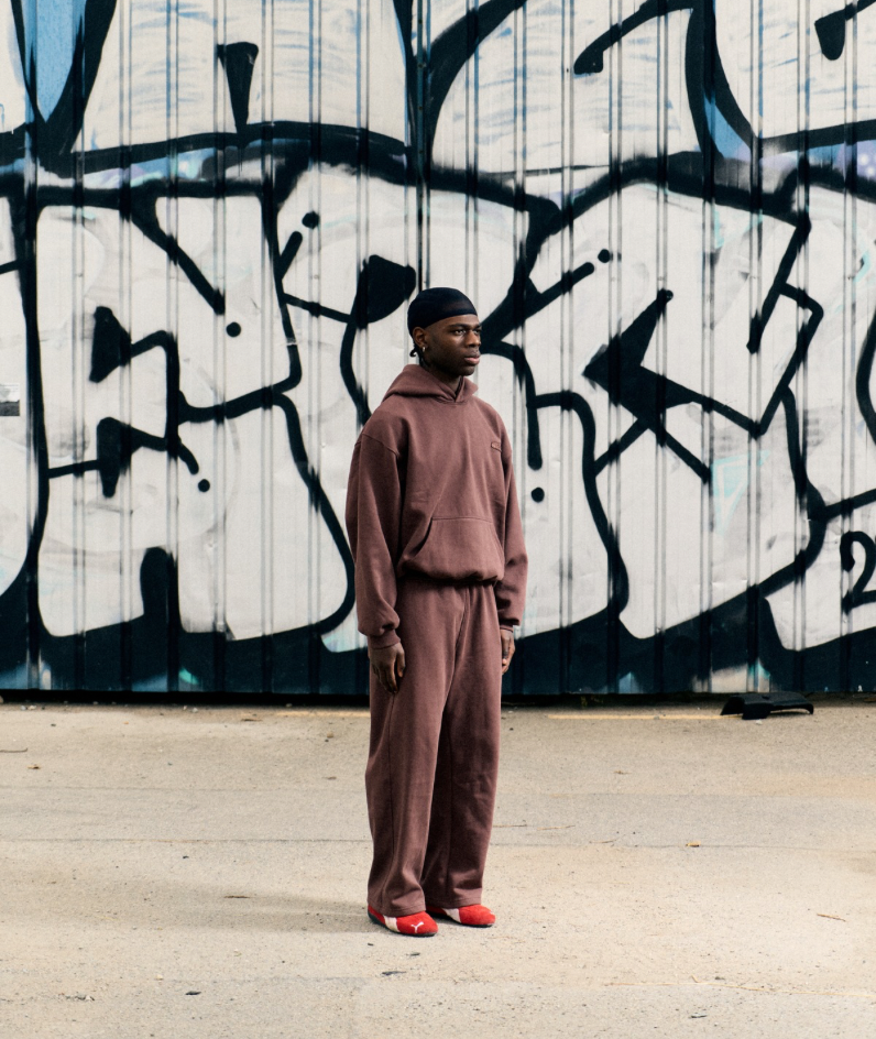 [badge] Model is 183cm — size L