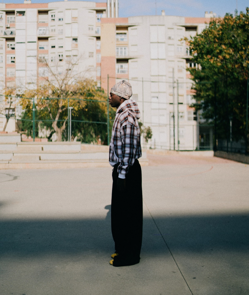 [badge] Model is 183cm — size L