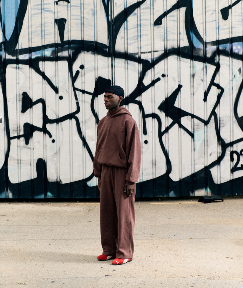 [badge] Model is 183cm — size L