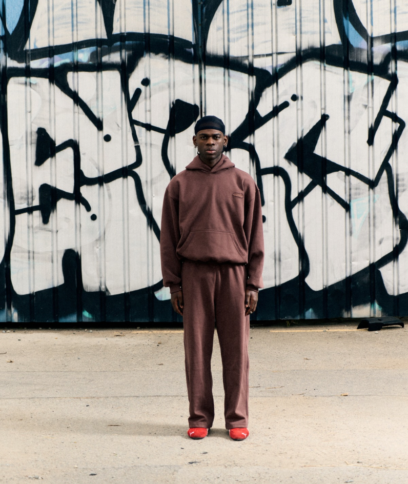 [badge] Model is 183cm — size L